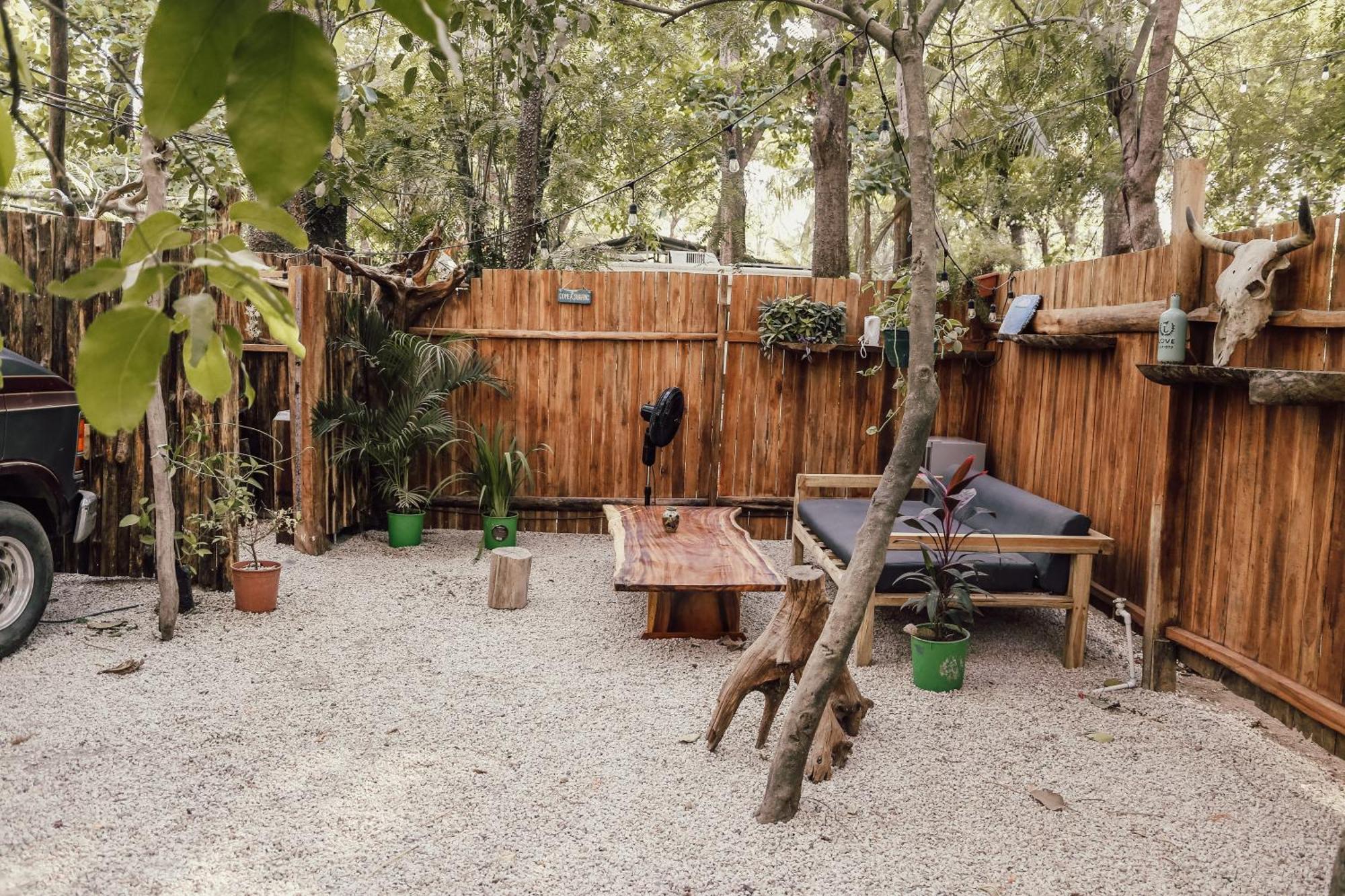 Zeneidas Surf Garden Playa Santa Teresa  Bilik gambar